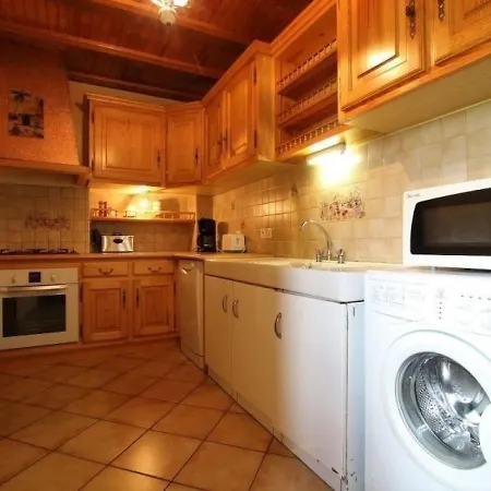 度假居 Gite Rural Avec Cheminee, 3 Chambres, 3 Salles De Bain, Proche Lavoute-chilhac - Fr-1-582-56 *