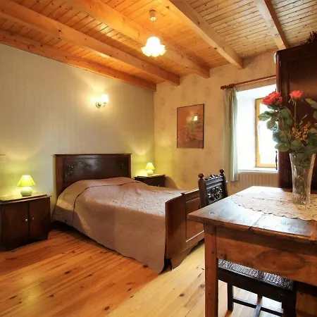 度假居 Gite Rural Avec Cheminee, 3 Chambres, 3 Salles De Bain, Proche Lavoute-chilhac - Fr-1-582-56 Saint-Cirgues (Haute-Loire)