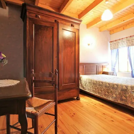 度假居 Gite Rural Avec Cheminee, 3 Chambres, 3 Salles De Bain, Proche Lavoute-chilhac - Fr-1-582-56 *